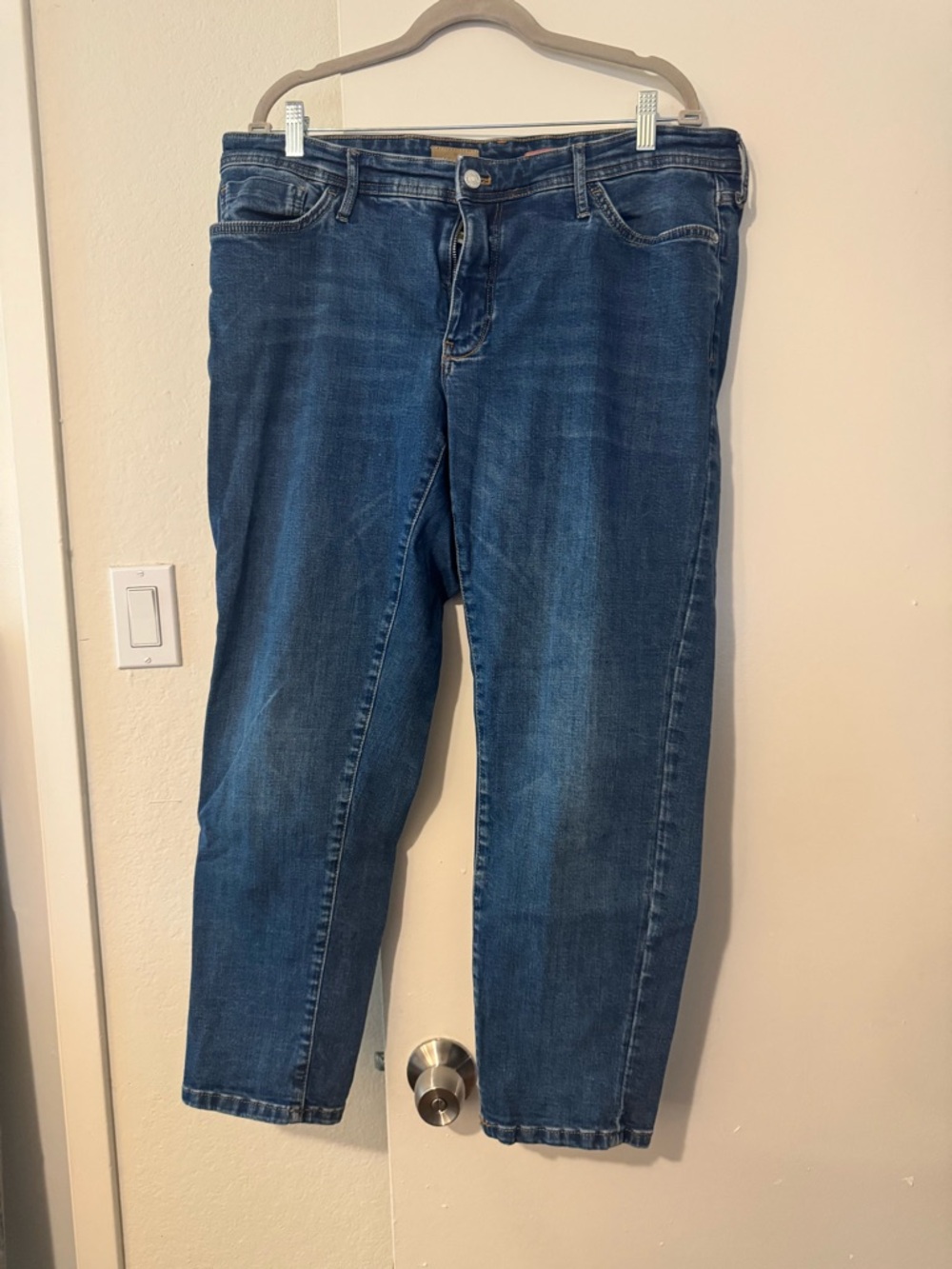 Pilcro Dark Blue Cropped Ankle Jeans
